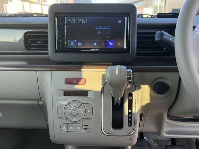 スズキ ラパン ＬＣ X 道東・釧路十勝 2023(令5)年 0.5万km フォーンベージュメタリック/アーバンブラウン 2トーン 純正ディスプレイオーディオ　/ＤＶＤ再生　/Ｂｌｕｅｔｏｏｔｈ接続　/バックカメラ　/前席シートヒーター　/リアコーナーセンサー　/レーンアシスト　/衝突軽減ブレーキ/横滑り防止装置/アイドリングストップ　/スマートキー　/プッシュスタート/純正LEDヘッドライト　/純正１４インチアルミホイール/純正フロアマット