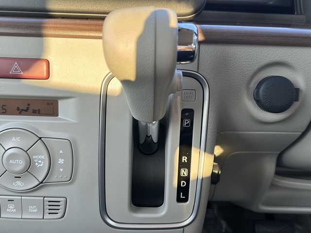 スズキ ラパン ＬＣ X 道東・釧路十勝 2023(令5)年 0.5万km フォーンベージュメタリック/アーバンブラウン 2トーン 純正ディスプレイオーディオ　/ＤＶＤ再生　/Ｂｌｕｅｔｏｏｔｈ接続　/バックカメラ　/前席シートヒーター　/リアコーナーセンサー　/レーンアシスト　/衝突軽減ブレーキ/横滑り防止装置/アイドリングストップ　/スマートキー　/プッシュスタート/純正LEDヘッドライト　/純正１４インチアルミホイール/純正フロアマット