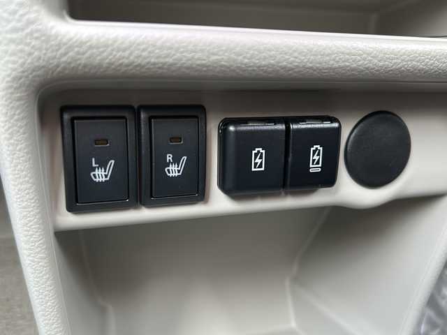 スズキ ラパン ＬＣ X 道東・釧路十勝 2023(令5)年 0.5万km フォーンベージュメタリック/アーバンブラウン 2トーン 純正ディスプレイオーディオ　/ＤＶＤ再生　/Ｂｌｕｅｔｏｏｔｈ接続　/バックカメラ　/前席シートヒーター　/リアコーナーセンサー　/レーンアシスト　/衝突軽減ブレーキ/横滑り防止装置/アイドリングストップ　/スマートキー　/プッシュスタート/純正LEDヘッドライト　/純正１４インチアルミホイール/純正フロアマット