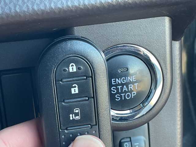 トヨタ タンク X S 茨城県 2019(平31)年 5.2万km ブラックマイカメタリック 社外ナビ/Bluetooth接続/フルセグTV/ETC/パワースライドドア/横滑り防止装置/衝突軽減システム/クリアランスソナー/アイドリングストップ/オートライト/オートマチックハイビーム/純正フロアマット/スマートキー/プッシュスタート