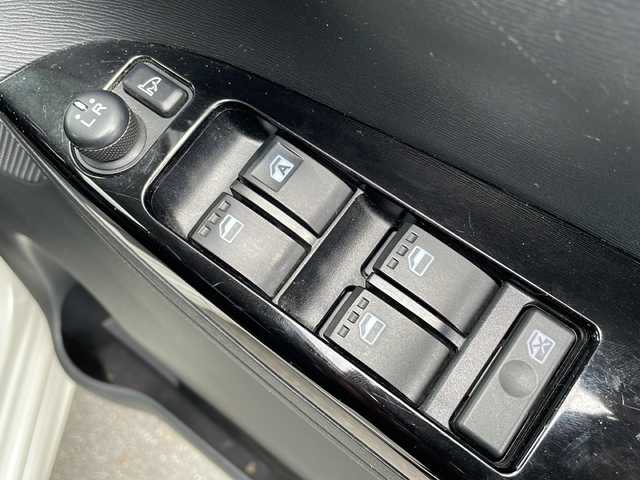 ダイハツ タント カスタム RS SA 長野県 2015(平27)年 4.3万km パールホワイトⅢ ４WD　/フルセグ　/バックカメラ　/SDナビ　/両側パワースライドドア　/プッシュスタート　/Bluetooth接続　/CD/DVD　/ステアリングスイッチ　/LEDヘッドライト　/オートライト　/衝突軽減システム　/横滑り防止　/盗難防止