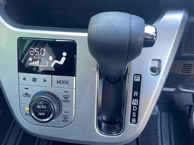 ダイハツ キャスト アクティバ G SAⅡ 岐阜県 2016(平28)年 3.3万km パールホワイトⅢ 禁煙車/純正ナビ/AM/FM/CD/DVD/BT/フルセグTV/バックカメラ/衝突軽減ブレーキ/プッシュスタート/スマートキー/スペアキー/オートライト/LEDヘッドライト/フォグランプ/純正アルミホイール/純正フロアマット/純正ドアバイザー/ECO IDLE