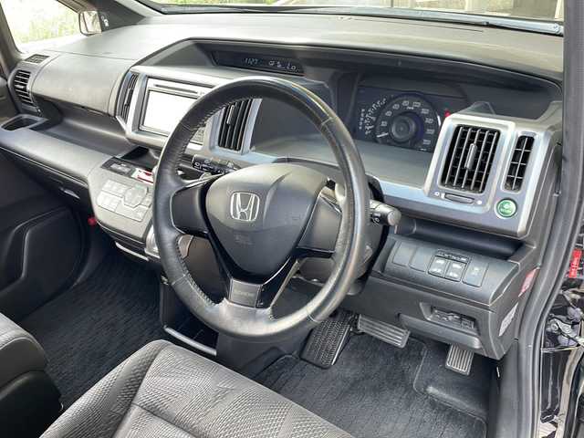 ホンダ ステップワゴン スパーダ Z 静岡県 2011(平23)年 8.2万km プレミアムブラキッシュパール 純正ナビ/・CD/DVD/ラジオ/ワンセグTV/主要装備/・両側パワースライドドア/・バックカメラ　/・ETC/・オートライト　/・ベンチシート　/・スマートキー