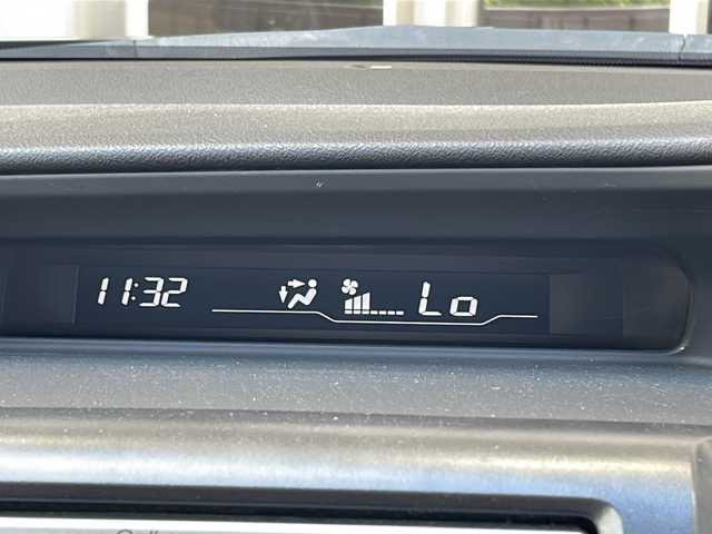 ホンダ ステップワゴン スパーダ Z 静岡県 2011(平23)年 8.2万km プレミアムブラキッシュパール 純正ナビ/・CD/DVD/ラジオ/ワンセグTV/主要装備/・両側パワースライドドア/・バックカメラ　/・ETC/・オートライト　/・ベンチシート　/・スマートキー