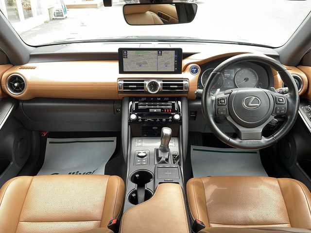 レクサス ＩＳ 300h バージョンL 山形県 2020(令2)年 3.8万km ソニッククロム 禁煙車/Lexus Safety System＋/・プリクラッシュセーフティ/・レーントレーシングアシスト（ＬＴＡ）/・ITS Connect/・レーダークルーズコントロール/・オートマチックハイビーム（ＡＨＢ）/・ロードサインアシスト（ＲＳＡ）/・先行車発進告知機能（ＴＭＮ）/ブラウンレザーシート/Mark Levinson/三眼LEDヘッドライト/パノラミックビューモニター/ブラインドスポットモニター/純正ナビ/CD.DVD.BT.AUX.USB.MiraCast/フルセグ/パドルシフト/ETC2.0/ドライブレコーダー/メモリ付きパワーシート/シートヒーター/ベンチレーション/ウィンドウシールドデアイサー/電動パーキングブレーキ/オートホールド/プッシュスタート/スマートキーｘ２・カードキーｘ１/リアサンシェード