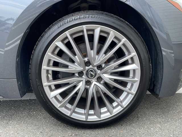 レクサス ＩＳ 300h バージョンL 山形県 2020(令2)年 3.8万km ソニッククロム 禁煙車/Lexus Safety System＋/・プリクラッシュセーフティ/・レーントレーシングアシスト（ＬＴＡ）/・ITS Connect/・レーダークルーズコントロール/・オートマチックハイビーム（ＡＨＢ）/・ロードサインアシスト（ＲＳＡ）/・先行車発進告知機能（ＴＭＮ）/ブラウンレザーシート/Mark Levinson/三眼LEDヘッドライト/パノラミックビューモニター/ブラインドスポットモニター/純正ナビ/CD.DVD.BT.AUX.USB.MiraCast/フルセグ/パドルシフト/ETC2.0/ドライブレコーダー/メモリ付きパワーシート/シートヒーター/ベンチレーション/ウィンドウシールドデアイサー/電動パーキングブレーキ/オートホールド/プッシュスタート/スマートキーｘ２・カードキーｘ１/リアサンシェード