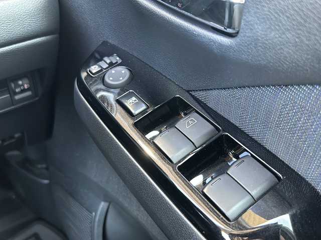 日産 デイズ HWS Gターボ アーバンクロム 静岡県 2022(令4)年 2.9万km チタニウムグレーメタリック 純正SDナビ/・CD/・DVD/・フルセグＴＶ/・Bluetooth/・USB/・AM/・FM/主要装備/・衝突軽減/・レーンキープ/・バックカメラ/・コーナーセンサー前/・シートヒーターD/N席/・ヒーテッドドアミラー/・ステアリングリモコン/・社外フロアマット/・純正アルミホイール/・LEDヘッドライト/・オートライト/・オートハイビーム/・スマートキー/・プッシュスタート
