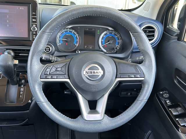 日産 デイズ HWS Gターボ アーバンクロム 静岡県 2022(令4)年 2.9万km チタニウムグレーメタリック 純正SDナビ/・CD/・DVD/・フルセグＴＶ/・Bluetooth/・USB/・AM/・FM/主要装備/・衝突軽減/・レーンキープ/・バックカメラ/・コーナーセンサー前/・シートヒーターD/N席/・ヒーテッドドアミラー/・ステアリングリモコン/・社外フロアマット/・純正アルミホイール/・LEDヘッドライト/・オートライト/・オートハイビーム/・スマートキー/・プッシュスタート