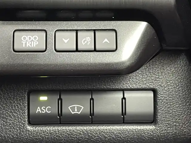 レクサス ＵＸ 250h Fスポーツ 熊本県 2020(令2)年 5万km ホワイトノーヴァガラスフレーク 禁煙車　/サンルーフ　/純正ナビ（ＣＤ・ＤＶＤ・フルセグ・ＢＴ・ＳＤ・ＡＵＸ・ＵＳＢ）/バックカメラ　/ビルトインＥＴＣ２．０　/社外前後ドライブレコーダー　/純正エアロ（Ｆ・Ｓ・Ｒ）/前後クリアランスソナー/レクサスセーフティシステムプラス/・プリクラッシュセーフティ/・レーンディパーチャーアラート/・レーダークルーズコントロール/・ブラインドスポットモニター/・パーキングサポートアラート/・リヤクロストラフィックアラート/・オートマチックハイビーム/横滑り防止/デジタルインナーミラー/置くだけ充電/メモリー機能パワーシート/前席シートヒーター/ステアリングヒーター/前席エアーシート/パワーバックドア/ヘッドアップディスプレイ/本革レザーシート/純正フロアマット/純正１８インチAW/オートライト/純正LEDヘッドライト/フォグライト/スマートキー/プッシュスタート/スペアキー1本/保証書/取扱説明書