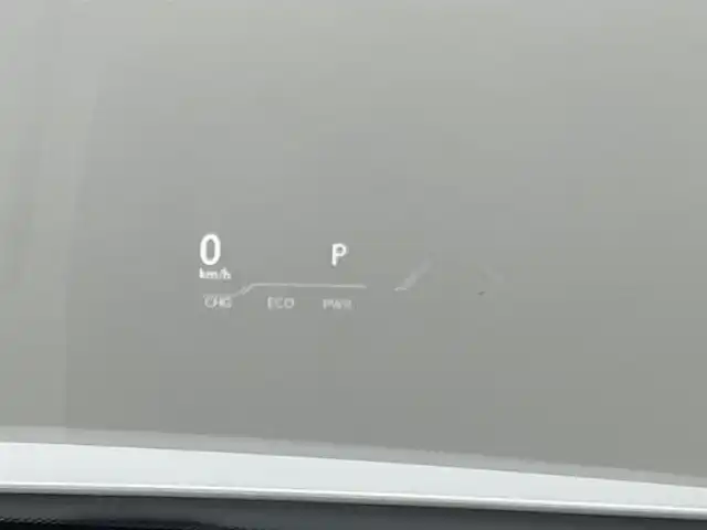 レクサス ＵＸ 250h Fスポーツ 熊本県 2020(令2)年 5万km ホワイトノーヴァガラスフレーク 禁煙車　/サンルーフ　/純正ナビ（ＣＤ・ＤＶＤ・フルセグ・ＢＴ・ＳＤ・ＡＵＸ・ＵＳＢ）/バックカメラ　/ビルトインＥＴＣ２．０　/社外前後ドライブレコーダー　/純正エアロ（Ｆ・Ｓ・Ｒ）/前後クリアランスソナー/レクサスセーフティシステムプラス/・プリクラッシュセーフティ/・レーンディパーチャーアラート/・レーダークルーズコントロール/・ブラインドスポットモニター/・パーキングサポートアラート/・リヤクロストラフィックアラート/・オートマチックハイビーム/横滑り防止/デジタルインナーミラー/置くだけ充電/メモリー機能パワーシート/前席シートヒーター/ステアリングヒーター/前席エアーシート/パワーバックドア/ヘッドアップディスプレイ/本革レザーシート/純正フロアマット/純正１８インチAW/オートライト/純正LEDヘッドライト/フォグライト/スマートキー/プッシュスタート/スペアキー1本/保証書/取扱説明書