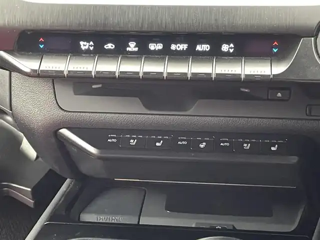 レクサス ＵＸ 250h Fスポーツ 熊本県 2020(令2)年 5万km ホワイトノーヴァガラスフレーク 禁煙車　/サンルーフ　/純正ナビ（ＣＤ・ＤＶＤ・フルセグ・ＢＴ・ＳＤ・ＡＵＸ・ＵＳＢ）/バックカメラ　/ビルトインＥＴＣ２．０　/社外前後ドライブレコーダー　/純正エアロ（Ｆ・Ｓ・Ｒ）/前後クリアランスソナー/レクサスセーフティシステムプラス/・プリクラッシュセーフティ/・レーンディパーチャーアラート/・レーダークルーズコントロール/・ブラインドスポットモニター/・パーキングサポートアラート/・リヤクロストラフィックアラート/・オートマチックハイビーム/横滑り防止/デジタルインナーミラー/置くだけ充電/メモリー機能パワーシート/前席シートヒーター/ステアリングヒーター/前席エアーシート/パワーバックドア/ヘッドアップディスプレイ/本革レザーシート/純正フロアマット/純正１８インチAW/オートライト/純正LEDヘッドライト/フォグライト/スマートキー/プッシュスタート/スペアキー1本/保証書/取扱説明書
