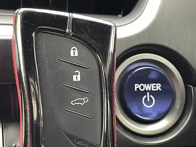 レクサス ＵＸ 250h Fスポーツ 熊本県 2020(令2)年 5万km ホワイトノーヴァガラスフレーク 禁煙車　/サンルーフ　/純正ナビ（ＣＤ・ＤＶＤ・フルセグ・ＢＴ・ＳＤ・ＡＵＸ・ＵＳＢ）/バックカメラ　/ビルトインＥＴＣ２．０　/社外前後ドライブレコーダー　/純正エアロ（Ｆ・Ｓ・Ｒ）/前後クリアランスソナー/レクサスセーフティシステムプラス/・プリクラッシュセーフティ/・レーンディパーチャーアラート/・レーダークルーズコントロール/・ブラインドスポットモニター/・パーキングサポートアラート/・リヤクロストラフィックアラート/・オートマチックハイビーム/横滑り防止/デジタルインナーミラー/置くだけ充電/メモリー機能パワーシート/前席シートヒーター/ステアリングヒーター/前席エアーシート/パワーバックドア/ヘッドアップディスプレイ/本革レザーシート/純正フロアマット/純正１８インチAW/オートライト/純正LEDヘッドライト/フォグライト/スマートキー/プッシュスタート/スペアキー1本/保証書/取扱説明書