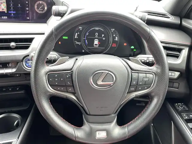 レクサス ＵＸ 250h Fスポーツ 熊本県 2020(令2)年 5万km ホワイトノーヴァガラスフレーク 禁煙車　/サンルーフ　/純正ナビ（ＣＤ・ＤＶＤ・フルセグ・ＢＴ・ＳＤ・ＡＵＸ・ＵＳＢ）/バックカメラ　/ビルトインＥＴＣ２．０　/社外前後ドライブレコーダー　/純正エアロ（Ｆ・Ｓ・Ｒ）/前後クリアランスソナー/レクサスセーフティシステムプラス/・プリクラッシュセーフティ/・レーンディパーチャーアラート/・レーダークルーズコントロール/・ブラインドスポットモニター/・パーキングサポートアラート/・リヤクロストラフィックアラート/・オートマチックハイビーム/横滑り防止/デジタルインナーミラー/置くだけ充電/メモリー機能パワーシート/前席シートヒーター/ステアリングヒーター/前席エアーシート/パワーバックドア/ヘッドアップディスプレイ/本革レザーシート/純正フロアマット/純正１８インチAW/オートライト/純正LEDヘッドライト/フォグライト/スマートキー/プッシュスタート/スペアキー1本/保証書/取扱説明書