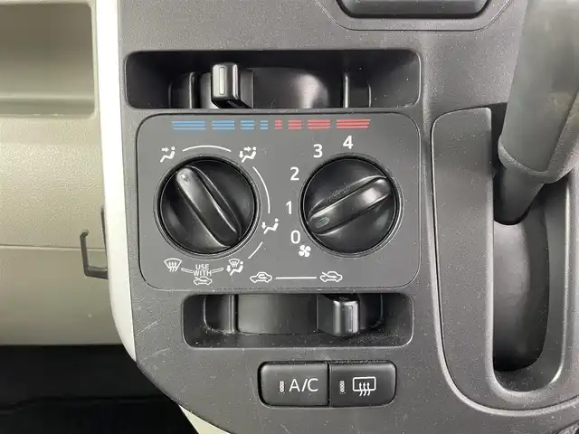 ダイハツ タント L SA 富山県 2014(平26)年 4万km ブラックマイカメタリック カーオーディオ/Apple CarPlay/Android Auto/バックカメラ/衝突軽減ブレーキ/両側スライドドア/ETC/横滑り防止装置/フルフラットシート/リモコンキー/スペアキー1本/ハロゲンヘッドライト/鉄チンホイール/純正フロアマット/マニュアルエアコン/サンシェード/電動格納ミラー/バニティミラー/ドアバイザー/取扱説明書/保証書