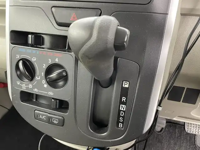 ダイハツ タント L SA 富山県 2014(平26)年 4万km ブラックマイカメタリック カーオーディオ/Apple CarPlay/Android Auto/バックカメラ/衝突軽減ブレーキ/両側スライドドア/ETC/横滑り防止装置/フルフラットシート/リモコンキー/スペアキー1本/ハロゲンヘッドライト/鉄チンホイール/純正フロアマット/マニュアルエアコン/サンシェード/電動格納ミラー/バニティミラー/ドアバイザー/取扱説明書/保証書