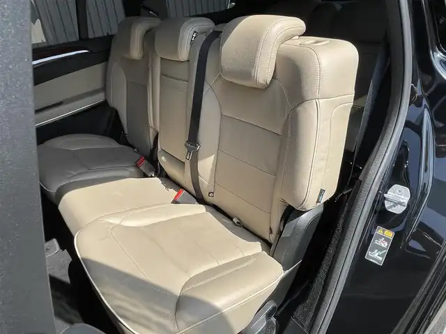 メルセデス・ベンツ ＧＬ５５０ 4MATIC AMGエクスクルーシブ 福島県 2013(平25)年 5.7万km オブシディアンブラック 左ハンドル/ＡＭＧエクスクルーシブパッケージ /・パノラミックスライディングルーフ＆３列目ガラスルーフ/・本革巻ウッドステアリング/・前席シートベンチション/・21インチ・ＡＭＧ５ツインスポークAW/・メルセデスベンツロゴ付ブレーキキャリパー/アダプティブクルーズコントロール/ブラインドスポットモニター/レーンキープアシスト/インテリジェントライト/白レザーシート/前席メモリ付パワーシート/全席シートヒーター/パワーリアゲート/純正HDDナビ(BT/USB/CD/DVD)/フルセグTV/360°カメラ/バックカメラ/ダウンヒルコントロール/サイドステップ/純正エアサスペンション/ルーフレール/ドアバイザー/積み込み冬タイヤ19AW/取扱説明書/保証書