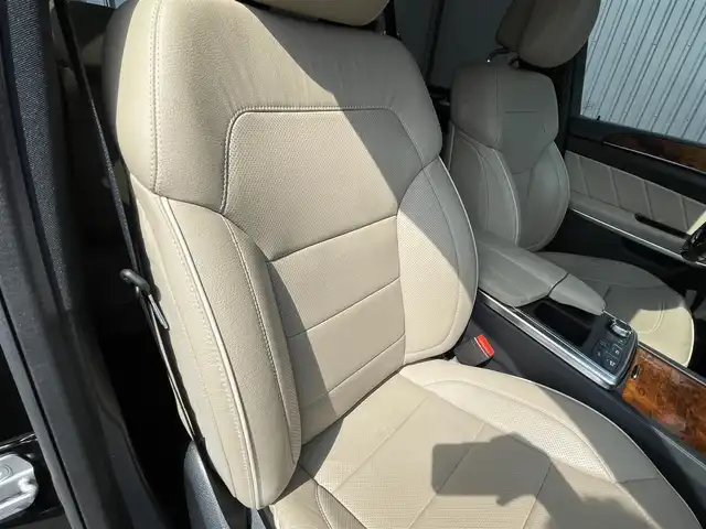 メルセデス・ベンツ ＧＬ５５０ 4MATIC AMGエクスクルーシブ 福島県 2013(平25)年 5.7万km オブシディアンブラック 左ハンドル/ＡＭＧエクスクルーシブパッケージ /・パノラミックスライディングルーフ＆３列目ガラスルーフ/・本革巻ウッドステアリング/・前席シートベンチション/・21インチ・ＡＭＧ５ツインスポークAW/・メルセデスベンツロゴ付ブレーキキャリパー/アダプティブクルーズコントロール/ブラインドスポットモニター/レーンキープアシスト/インテリジェントライト/白レザーシート/前席メモリ付パワーシート/全席シートヒーター/パワーリアゲート/純正HDDナビ(BT/USB/CD/DVD)/フルセグTV/360°カメラ/バックカメラ/ダウンヒルコントロール/サイドステップ/純正エアサスペンション/ルーフレール/ドアバイザー/積み込み冬タイヤ19AW/取扱説明書/保証書