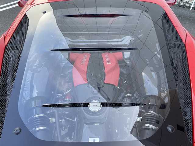 フェラーリ Ｆ８ トリブート 神奈川県 2022(令4)年 0.5万km ROSSO CORSA ワンオーナー/外装色：ROSSO CORSA/内装色：ROSSO FERRARI/オプション/ADAS FULLPACK/アダプティブフロントライトシステム/イエローブレーキキャリパー/カーボンファイバーサイドエアスプリッター/カーボンファイバーエンジンカバー/運転席エリアカーボンファイバー/カーボンファイバーセントラルブリッジ/サスペンションリフター/パーキングカメラ/フロントリアパーキングセンサー/20インチDARK FORGEDホイール/イエローレブカウンター/フルエレクトリックシート/レッドエアベントグリップオンダッシュボード