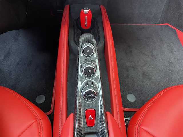 フェラーリ Ｆ８ トリブート 神奈川県 2022(令4)年 0.5万km ROSSO CORSA ワンオーナー/外装色：ROSSO CORSA/内装色：ROSSO FERRARI/オプション/ADAS FULLPACK/アダプティブフロントライトシステム/イエローブレーキキャリパー/カーボンファイバーサイドエアスプリッター/カーボンファイバーエンジンカバー/運転席エリアカーボンファイバー/カーボンファイバーセントラルブリッジ/サスペンションリフター/パーキングカメラ/フロントリアパーキングセンサー/20インチDARK FORGEDホイール/イエローレブカウンター/フルエレクトリックシート/レッドエアベントグリップオンダッシュボード