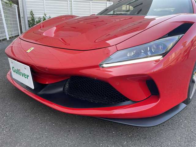 フェラーリ Ｆ８ トリブート 神奈川県 2022(令4)年 0.5万km ROSSO CORSA ワンオーナー/外装色：ROSSO CORSA/内装色：ROSSO FERRARI/オプション/ADAS FULLPACK/アダプティブフロントライトシステム/イエローブレーキキャリパー/カーボンファイバーサイドエアスプリッター/カーボンファイバーエンジンカバー/運転席エリアカーボンファイバー/カーボンファイバーセントラルブリッジ/サスペンションリフター/パーキングカメラ/フロントリアパーキングセンサー/20インチDARK FORGEDホイール/イエローレブカウンター/フルエレクトリックシート/レッドエアベントグリップオンダッシュボード