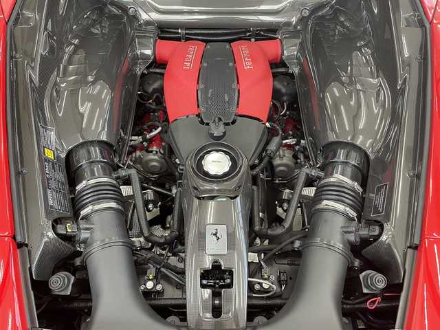 フェラーリ Ｆ８ トリブート 神奈川県 2022(令4)年 0.5万km ROSSO CORSA ワンオーナー/外装色：ROSSO CORSA/内装色：ROSSO FERRARI/オプション/ADAS FULLPACK/アダプティブフロントライトシステム/イエローブレーキキャリパー/カーボンファイバーサイドエアスプリッター/カーボンファイバーエンジンカバー/運転席エリアカーボンファイバー/カーボンファイバーセントラルブリッジ/サスペンションリフター/パーキングカメラ/フロントリアパーキングセンサー/20インチDARK FORGEDホイール/イエローレブカウンター/フルエレクトリックシート/レッドエアベントグリップオンダッシュボード