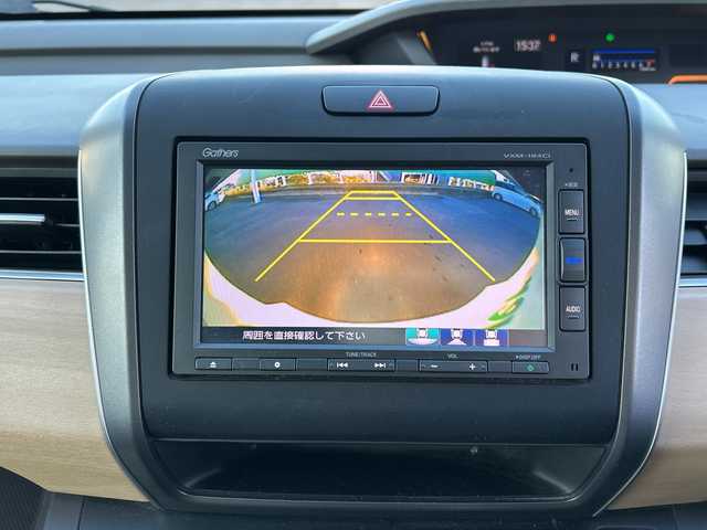 ホンダ フリード G ホンダセンシング 茨城県 2017(平29)年 9.9万km ホワイトオーキッドパール 純正ディスプレイオーディオ/Bluetooth接続/バックカメラ/ビルトインETC/アイドリングストップ/クルーズコントロール/ウォークスルー/両側パワースライドドア/横滑り防止装置/レーン逸脱警報/衝突軽減システム/オートライト/LEDヘッドライト/純正フロアマット/純正15インチアルミホイール/スマートキー/保証書/取扱説明書/記録簿/（左電動格納ミラー異音）