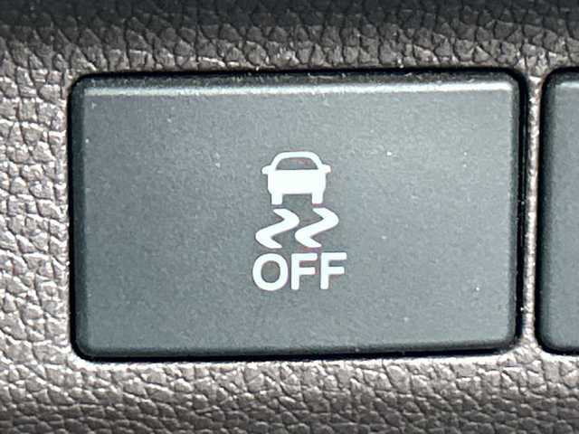 ホンダ フリード G ホンダセンシング 茨城県 2017(平29)年 9.9万km ホワイトオーキッドパール 純正ディスプレイオーディオ/Bluetooth接続/バックカメラ/ビルトインETC/アイドリングストップ/クルーズコントロール/ウォークスルー/両側パワースライドドア/横滑り防止装置/レーン逸脱警報/衝突軽減システム/オートライト/LEDヘッドライト/純正フロアマット/純正15インチアルミホイール/スマートキー/保証書/取扱説明書/記録簿/（左電動格納ミラー異音）