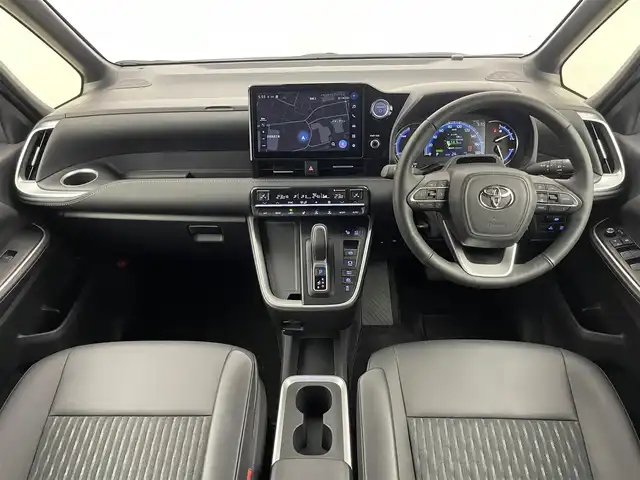 トヨタ ノア ハイブリッド S－Z 埼玉県 2023(令5)年 0.7万km ホワイトパールクリスタルシャイン 純正１０．５インチディスプレイオーディオナビ　純正14インチフリップダウンモニター　パノラミックビューモニター　BSM　快適利便パッケージHigh　ユニバーサルステップ　社外デジタルミラー　パーキングアシスト　ドライバーモニタリングシステム　LEDヘッドライト　パワーバックドア　シートヒーター　ステアリングヒーター　DVDキット　地デジフルセグTV　ETC