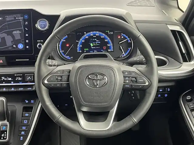 トヨタ ノア ハイブリッド S－Z 埼玉県 2023(令5)年 0.7万km ホワイトパールクリスタルシャイン 純正１０．５インチディスプレイオーディオナビ　純正14インチフリップダウンモニター　パノラミックビューモニター　BSM　快適利便パッケージHigh　ユニバーサルステップ　社外デジタルミラー　パーキングアシスト　ドライバーモニタリングシステム　LEDヘッドライト　パワーバックドア　シートヒーター　ステアリングヒーター　DVDキット　地デジフルセグTV　ETC