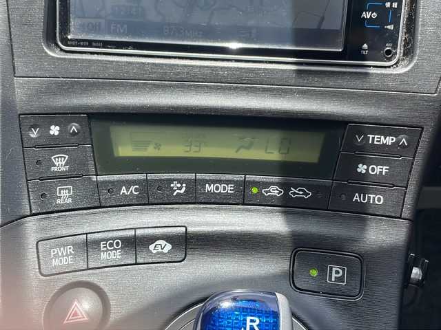 トヨタ プリウス S　LEDエディション 沖縄県 2011(平23)年 8.6万km ダークバイオレットマイカメタリック 純正ナビ・TV・CD・DVD/バックカメラ/ETC/オートライト/純正アルミ/LEDヘッドライト/スマートキー/フォグランプ/ウィンカードアミラー