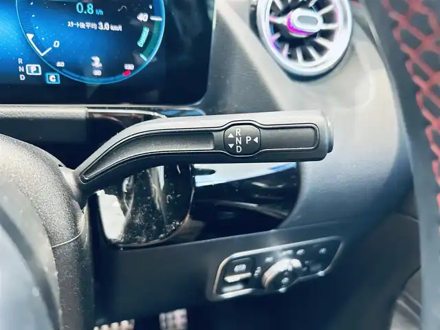 メルセデス・ベンツ ＧＬＡ２００ｄ 4マチック 大阪府 2020(令2)年 2.9万km ポーラホワイト レーダーセーフティP/ハーフレザー/メモリ付きパワーシート/シートヒーター/ACC/純正ナビ/TV/３６０度カメラ/純正19インチAW/LEDヘッドライト/アンビエントライト/電動リアゲート/ブラインドスポット/ワイヤレス充電