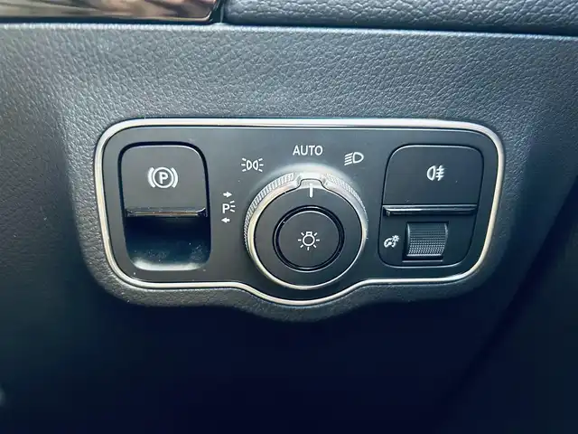 メルセデス・ベンツ ＧＬＡ２００ｄ 4マチック 大阪府 2020(令2)年 2.9万km ポーラホワイト レーダーセーフティP/ハーフレザー/メモリ付きパワーシート/シートヒーター/ACC/純正ナビ/TV/３６０度カメラ/純正19インチAW/LEDヘッドライト/アンビエントライト/電動リアゲート/ブラインドスポット/ワイヤレス充電