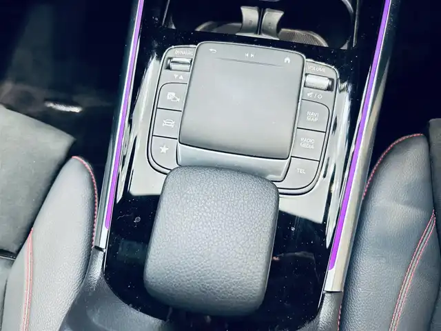 メルセデス・ベンツ ＧＬＡ２００ｄ 4マチック 大阪府 2020(令2)年 2.9万km ポーラホワイト レーダーセーフティP/ハーフレザー/メモリ付きパワーシート/シートヒーター/ACC/純正ナビ/TV/３６０度カメラ/純正19インチAW/LEDヘッドライト/アンビエントライト/電動リアゲート/ブラインドスポット/ワイヤレス充電