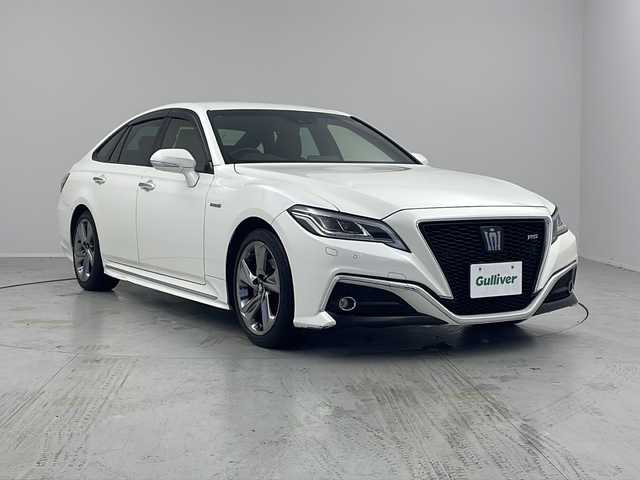 トヨタ クラウン ハイブリッド RS アドバンス 茨城県 2018(平30)年 13.3万km ホワイトパールクリスタルシャイン マルチインフォメーションディスプレイ　デジタルインナーミラー　ヘッドアップディスプレイ　ステアリングヒーター　シートメモリ　パワーシート　エアシート　シートヒータ　ビルドインＥＴＣ２．０　パドルシフト