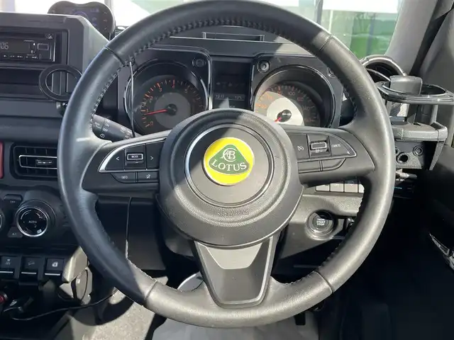 スズキ ジムニー シエラ JC 和歌山県 2020(令2)年 3.4万km シフォンアイボリーメタリックブラック2トーンルーフ 社外足回り/社外エアクリーナー/社外フロントグリル/４WD/CDオーディオ/社外前後コーナーセンサー/衝突軽減ブレーキ/オートライト/クルーズコントロール/ダウンヒルアシストコントロール/シートヒーター/LEDヘッドライト/フォグランプ