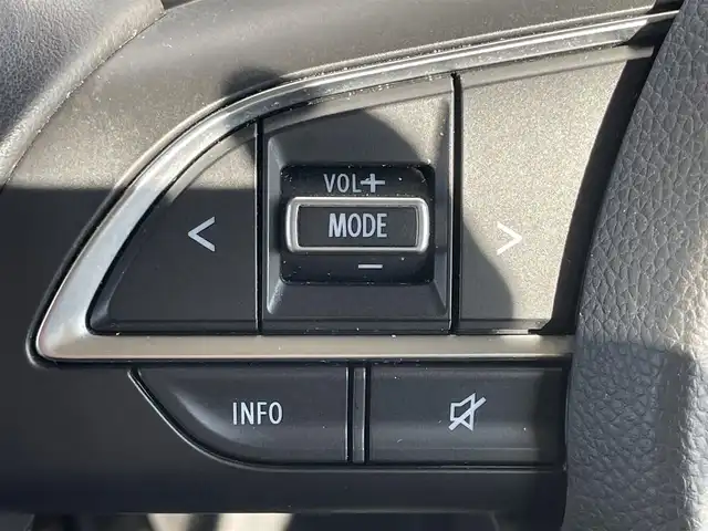 スズキ ジムニー シエラ JC 和歌山県 2020(令2)年 3.4万km シフォンアイボリーメタリックブラック2トーンルーフ 社外足回り/社外エアクリーナー/社外フロントグリル/４WD/CDオーディオ/社外前後コーナーセンサー/衝突軽減ブレーキ/オートライト/クルーズコントロール/ダウンヒルアシストコントロール/シートヒーター/LEDヘッドライト/フォグランプ