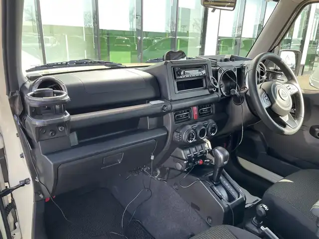 スズキ ジムニー シエラ JC 和歌山県 2020(令2)年 3.4万km シフォンアイボリーメタリックブラック2トーンルーフ 社外足回り/社外エアクリーナー/社外フロントグリル/４WD/CDオーディオ/社外前後コーナーセンサー/衝突軽減ブレーキ/オートライト/クルーズコントロール/ダウンヒルアシストコントロール/シートヒーター/LEDヘッドライト/フォグランプ