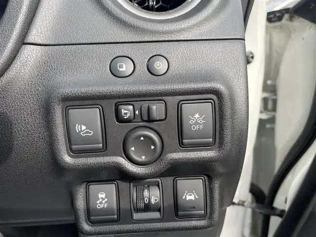 日産 ノート e－パワー X 神奈川県 2017(平29)年 1.4万km パール