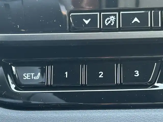 レクサス ＲＸ 500h Fスポーツパフォーマンス 福島県 2025(令7)年 0.1万km ホワイトノーヴァガラスフレーク ワンオーナー/4WD/純正14インチナビ機能ディスプレイオーディオ(AM/FM/Bluetooth/AppleCarPlay/AndroidAuto)/フルセグ/プレミアムサウンド(マークレビンソン)/パノラミックビューミニター/100V充電/置くだけ充電/デジタルインナーミラー/電動シート/全席シートヒーター/パノラマルーフ/ルーフレール/クリアランスソナー/レーンキープアシスト/レーンチェンジアシスト/ロードサインアシスト/誤発進防止装置/オフロード走行モード/アクティブサウンドコントロール/車線逸脱警報/リモートパーク/プリクラッシュセーフティ/アダプティブクルーズコントロール/安心降車アシスト/空気圧センサー/ブラインドスポットモニター/純正ドライブレコーダー/ビルトインETC2.0/オレンジキャリパー/ワイパーデアイサー/電動リアゲート/純正21インチホイール/純正フロアマット/三眼LEDヘッドライト/全席ベンチレーション/本革レザーシート/メモリーシート/革巻きステアリング/ステアリングヒーター/後席サンシェード/サンルーフ/スマートキー/スペアキー