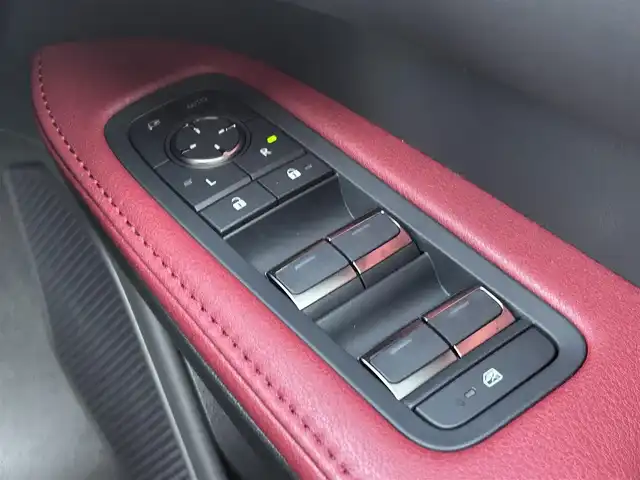 レクサス ＲＸ 500h Fスポーツパフォーマンス 福島県 2025(令7)年 0.1万km ホワイトノーヴァガラスフレーク ワンオーナー/4WD/純正14インチナビ機能ディスプレイオーディオ(AM/FM/Bluetooth/AppleCarPlay/AndroidAuto)/フルセグ/プレミアムサウンド(マークレビンソン)/パノラミックビューミニター/100V充電/置くだけ充電/デジタルインナーミラー/電動シート/全席シートヒーター/パノラマルーフ/ルーフレール/クリアランスソナー/レーンキープアシスト/レーンチェンジアシスト/ロードサインアシスト/誤発進防止装置/オフロード走行モード/アクティブサウンドコントロール/車線逸脱警報/リモートパーク/プリクラッシュセーフティ/アダプティブクルーズコントロール/安心降車アシスト/空気圧センサー/ブラインドスポットモニター/純正ドライブレコーダー/ビルトインETC2.0/オレンジキャリパー/ワイパーデアイサー/電動リアゲート/純正21インチホイール/純正フロアマット/三眼LEDヘッドライト/全席ベンチレーション/本革レザーシート/メモリーシート/革巻きステアリング/ステアリングヒーター/後席サンシェード/サンルーフ/スマートキー/スペアキー