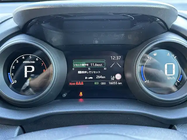 トヨタ ヤリス G 東京都 2021(令3)年 1.6万km パール ナビゲーション　/ブルートゥース　/ＵＳＢ接続　/バックカメラ　/オートエアコン　/プッシュスタート　/スマートキー/衝突軽減ブレーキ　/車線逸脱警報　/オートライト　/ＥＴＣ　/保証書　/取扱説明書　/整備手帳