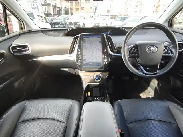 トヨタ プリウス ＰＨＶ A プレミアムナビパッケージ 熊本県 2020(令2)年 9.6万km ホワイトパールクリスタルシャイン モデリスタフルエアロ/モデリスタ18インチAW/充電プラグ車載/11.6インチT-Connectナビゲーションシステム/【フルセグTV/Bluetooth/AM/FM】/パノラミックビューモニター/レーダークルーズコントロール/プリクラッシュセーフティー/クリアランスソナー/レーンディパーチャーアラート/パーキングサポートブレーキ/ブラインドスポットモニター/ヘッドアップディスプレイ/オートLEDライト/オートハイビーム/ウィンカーミラー/レザーシート/D席パワーシート/前席シートヒーター/エアシート/革巻きステアリング/ステアリングスイッチ/ドライブレコーダー前後/ETC2.0/横滑り防止装置/純正フロアマット/純正ドアバイザー/保証書/スペアキー