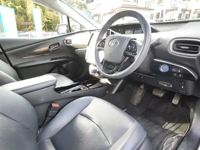 トヨタ プリウス ＰＨＶ A プレミアムナビパッケージ 熊本県 2020(令2)年 9.6万km ホワイトパールクリスタルシャイン モデリスタフルエアロ/モデリスタ18インチAW/充電プラグ車載/11.6インチT-Connectナビゲーションシステム/【フルセグTV/Bluetooth/AM/FM】/パノラミックビューモニター/レーダークルーズコントロール/プリクラッシュセーフティー/クリアランスソナー/レーンディパーチャーアラート/パーキングサポートブレーキ/ブラインドスポットモニター/ヘッドアップディスプレイ/オートLEDライト/オートハイビーム/ウィンカーミラー/レザーシート/D席パワーシート/前席シートヒーター/エアシート/革巻きステアリング/ステアリングスイッチ/ドライブレコーダー前後/ETC2.0/横滑り防止装置/純正フロアマット/純正ドアバイザー/保証書/スペアキー