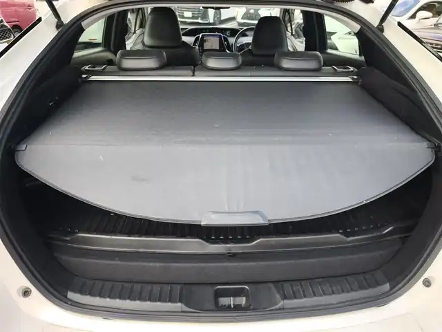 トヨタ プリウス ＰＨＶ A プレミアムナビパッケージ 熊本県 2020(令2)年 9.6万km ホワイトパールクリスタルシャイン モデリスタフルエアロ/モデリスタ18インチAW/充電プラグ車載/11.6インチT-Connectナビゲーションシステム/【フルセグTV/Bluetooth/AM/FM】/パノラミックビューモニター/レーダークルーズコントロール/プリクラッシュセーフティー/クリアランスソナー/レーンディパーチャーアラート/パーキングサポートブレーキ/ブラインドスポットモニター/ヘッドアップディスプレイ/オートLEDライト/オートハイビーム/ウィンカーミラー/レザーシート/D席パワーシート/前席シートヒーター/エアシート/革巻きステアリング/ステアリングスイッチ/ドライブレコーダー前後/ETC2.0/横滑り防止装置/純正フロアマット/純正ドアバイザー/保証書/スペアキー