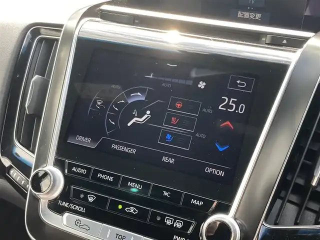 トヨタ クラウン ハイブリッド G 愛媛県 2019(令1)年 10.5万km ブラック 純正ナビ(AM/FM/CD/DVD/Bluetooth/USB/フルセグTV)/バックカメラ/ビルトインETC/全席パワーシート/全席シートヒーター/前席シートベンチレーション/パドルシフト/トヨタセーフティセンス/レーダークルーズコントロール/前後コーナーセンサー/LEDヘッドライト/純正17インチアルミホイール/純正フロアマット/スペアキー
