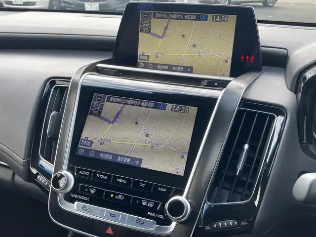トヨタ クラウン ハイブリッド G 愛媛県 2019(令1)年 10.5万km ブラック 純正ナビ(AM/FM/CD/DVD/Bluetooth/USB/フルセグTV)/バックカメラ/ビルトインETC/全席パワーシート/全席シートヒーター/前席シートベンチレーション/パドルシフト/トヨタセーフティセンス/レーダークルーズコントロール/前後コーナーセンサー/LEDヘッドライト/純正17インチアルミホイール/純正フロアマット/スペアキー