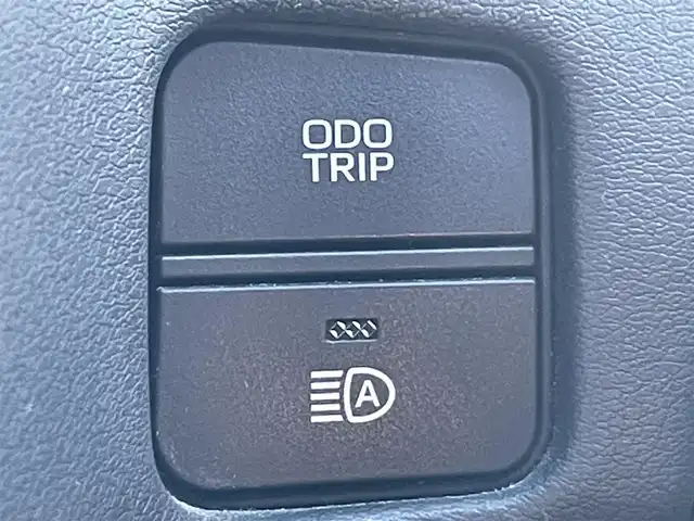 トヨタ クラウン ハイブリッド G 岡山県 2019(令1)年 10.5万km ブラック 登録時走行距離104820km/純正ナビ/(AM/FM/CD/DVD/Bluetooth/USB/フルセグTV)/バックカメラ/ビルトインETC/全席パワーシート/全席シートヒーター/前席シートベンチレーション/パドルシフト/トヨタセーフティセンス/レーンディパーチャーアラート/レーダークルーズコントロール/オートマチックハイビーム/前後コーナーセンサー/LEDヘッドライト/純正17インチアルミホイール/純正フロアマット/スペアキー(1本)