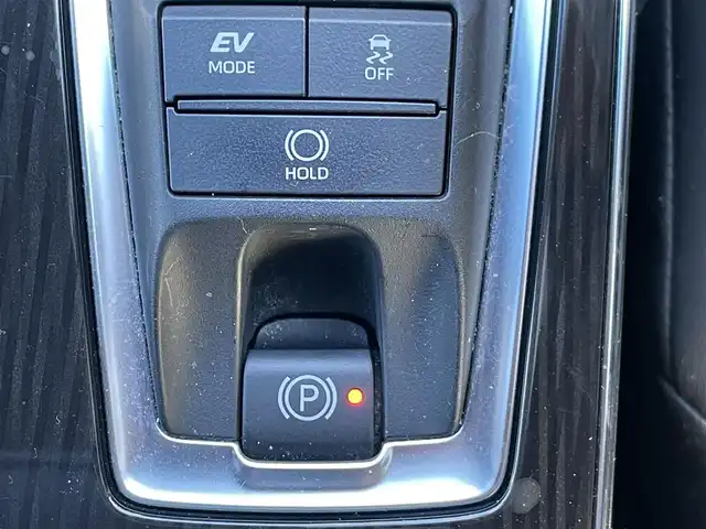 トヨタ クラウン ハイブリッド G 岡山県 2019(令1)年 10.5万km ブラック 登録時走行距離104820km/純正ナビ/(AM/FM/CD/DVD/Bluetooth/USB/フルセグTV)/バックカメラ/ビルトインETC/全席パワーシート/全席シートヒーター/前席シートベンチレーション/パドルシフト/トヨタセーフティセンス/レーンディパーチャーアラート/レーダークルーズコントロール/オートマチックハイビーム/前後コーナーセンサー/LEDヘッドライト/純正17インチアルミホイール/純正フロアマット/スペアキー(1本)