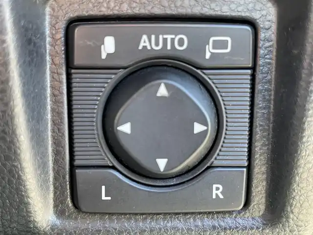 トヨタ クラウン ハイブリッド G 岡山県 2019(令1)年 10.5万km ブラック 登録時走行距離104820km/純正ナビ/(AM/FM/CD/DVD/Bluetooth/USB/フルセグTV)/バックカメラ/ビルトインETC/全席パワーシート/全席シートヒーター/前席シートベンチレーション/パドルシフト/トヨタセーフティセンス/レーンディパーチャーアラート/レーダークルーズコントロール/オートマチックハイビーム/前後コーナーセンサー/LEDヘッドライト/純正17インチアルミホイール/純正フロアマット/スペアキー(1本)