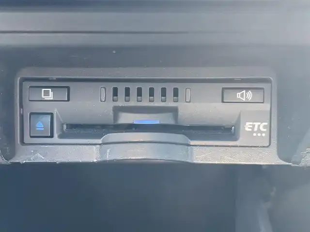 トヨタ クラウン ハイブリッド G 岡山県 2019(令1)年 10.5万km ブラック 登録時走行距離104820km/純正ナビ/(AM/FM/CD/DVD/Bluetooth/USB/フルセグTV)/バックカメラ/ビルトインETC/全席パワーシート/全席シートヒーター/前席シートベンチレーション/パドルシフト/トヨタセーフティセンス/レーンディパーチャーアラート/レーダークルーズコントロール/オートマチックハイビーム/前後コーナーセンサー/LEDヘッドライト/純正17インチアルミホイール/純正フロアマット/スペアキー(1本)